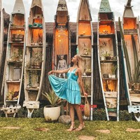 Sang influencer berada di Bali bersama kekasihnya Viktor Maydanovich. Di Bali, Anastasia bahkan membeli sebuah motor Kawasaki Ninja.  Foto: dok. Instagram @nastyatropi