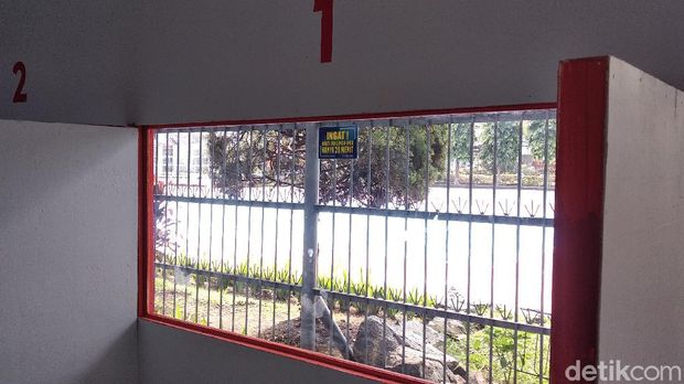 Bilik Kaca di Rutan Bandung