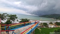 Inilah wisata baru di Bukit Pantai Cikembang, Desa Pasir Baru, Kecamatan Cisolok, Kabupaten Sukabumi. (Syahdan Alamsyah/detikcom)