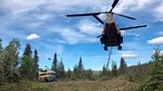 Foto: Detik-detik Bus Into The Wild Dipindah Pakai Helikopter
