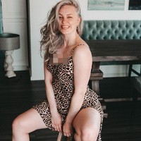 Tubuh Carina sekarang memang tidak bisa dibilang gemuk tapi juga tidak sekurus model-model kebanyakan. Karenanya, ia disebut model plus size.Foto: Instagram @carinamoellermikkelsen