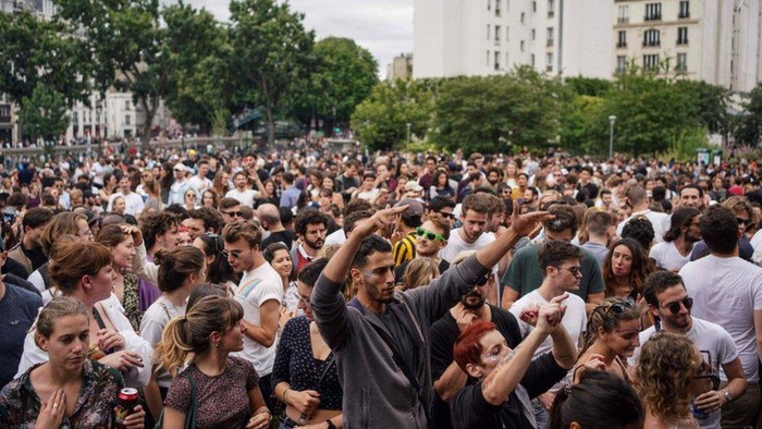 Covid-19: Ribuan orang ikuti festival musik, abaikan aturan lockdown di Prancis Covid-19: Ribuan orang ikuti festival musik, abaikan aturan lockdown di Prancis