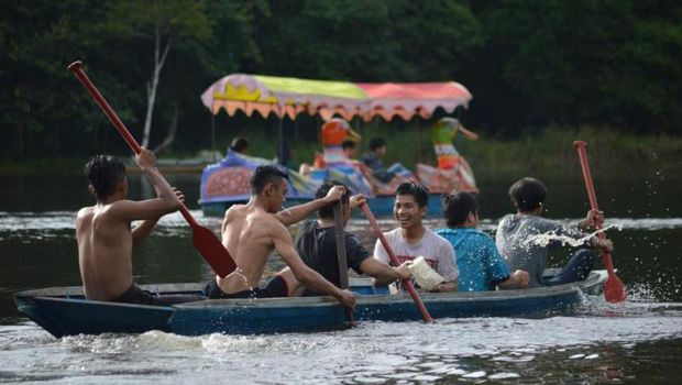 Danau di Kutai Barat.
