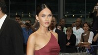Selain itu Megan Fox juga diberitakan tengah menjalin kasih bersama rapper Machine Gun Kelly. Getty Images/Florian Seefried