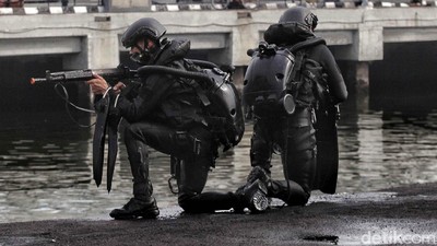 Melihat Latihan Perang Kopaska di Pondok Dayung
