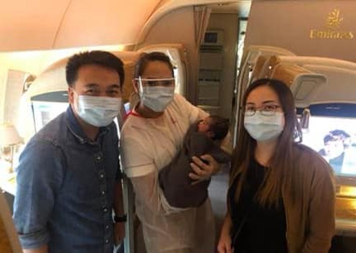 Mengharukan, Perawat Bantu Persalinan Dalam Penerbangan