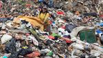 Mereka yang Mengais Rezeki dari Tempat Pembuangan Sampah