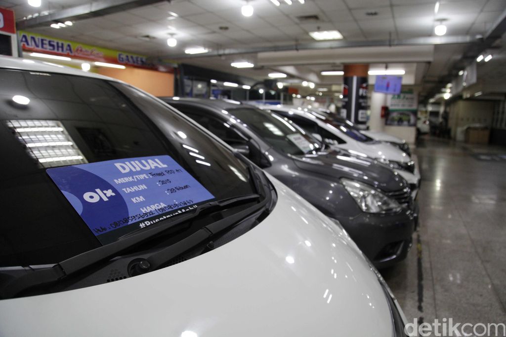 Kebiasaan baru atau new normal rupanya tidak berpengaruh dengan angka penjualan mobil bekas. Kini pengusaha mobil bekas pun mulai menjerit.
