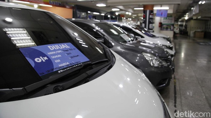 Kebiasaan baru atau new normal rupanya tidak berpengaruh dengan angka penjualan mobil bekas. Kini pengusaha mobil bekas pun mulai menjerit.