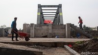 Jembatan tersebut membentang sepanjang 60 meter.