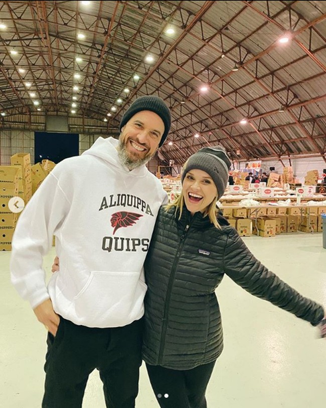 Reese Witherspoon menikah dengan Jim Toth, yang sebelumnya bekerja di sebuah agensi, untuk mempromosikan berbagai proyeknya. Keduanya menikah pada 2011 dan punya seorang putra. Foto: Instagram