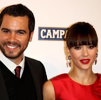 Cash Warren ngefans dengan Jessica Alba selama bertahun-tahun dan tak disangka, sang idola juga jatuh cinta padanya. Cash merupakan asisten produser dan keduanya pertama kali bertemu saat syuting film Fantastic Four di 2004. Keduanya menikah pada 2008 dan dikaruniai 3 orang anak. Foto: Getty Images/Vittorio Zunino Celotto