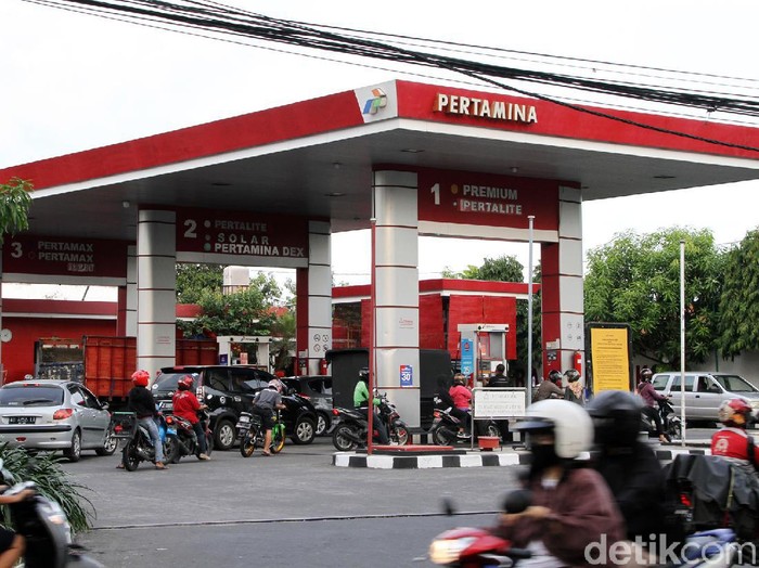 Sempat Ditabrak Mobil, SPBU Milik Wakil Walkot Solo Kembali Beroperasi SPBU milik Wakil Walkot Solo diketahui ditabrak mobil beberapa waktu lalu. Kini SPBU itu kembali beroperasi.