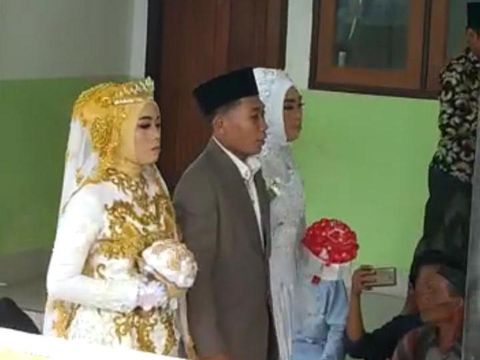 Syaiful Bahri menikahi 2 wanita di Lombok Barat, NTB.
