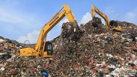 Rata-rata volume sampah per hari dari wilayah DKI Jakarta yang terkirim ke TPST Bantargebang pada tahun 2019 sebanyak 7.145 ton per hari.