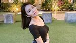 Wika Salim dan Pose Seksinya