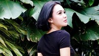 Entah becanda atau tidak, Wika menjawab jika mereka beda usia hingga 20 tahun. Dok. Instagram/wikasalim
