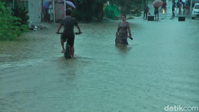 Banjir di Mamuju
