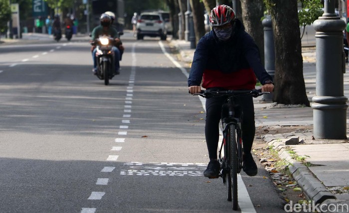 Bersepeda menjadi gaya hidup baru, bagi warga Kota Bandung, Jawa Barat. Jalanan yang ada di pusat Kota Bandung, menjadi trek favorit bagi para pesepeda.