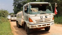 Ketika perjalanan kembali ke COB (Central Operation Base), terjadi penghadangan dengan dihujani tembakan kearah konvoi kendaraan angkut personel yang dikawal oleh dua unit kendaraan tempur APC Malawi Batalyon di wilayah Makisabo. (Mabes TNI)