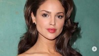Eiza pun sempat tak menduga jika dirinya bisa menjadi aktris terkenal seperti sosok yang selama ini ia saksikan. Dok. Instagram/eizagonzalez
