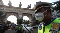 Polisi kembali menggelar rekonstruksi kasus penembakan hingga penyerangan kelompok John Kei terhadap Agrapinus Rumatora atau Nus Kei di kediaman Nus Kei yang berada di Green Lake City, Cipondoh, Kota Tangerang, Rabu (24/6/2020).