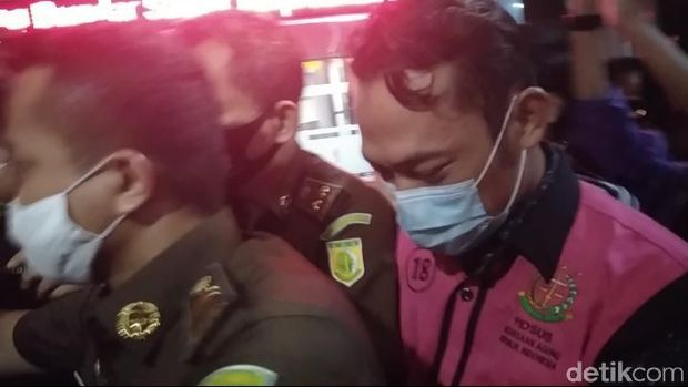 Kejagung Tahan 3 Pejabat Bea Cukai Batam Tersangka Kasus Impor Tekstil