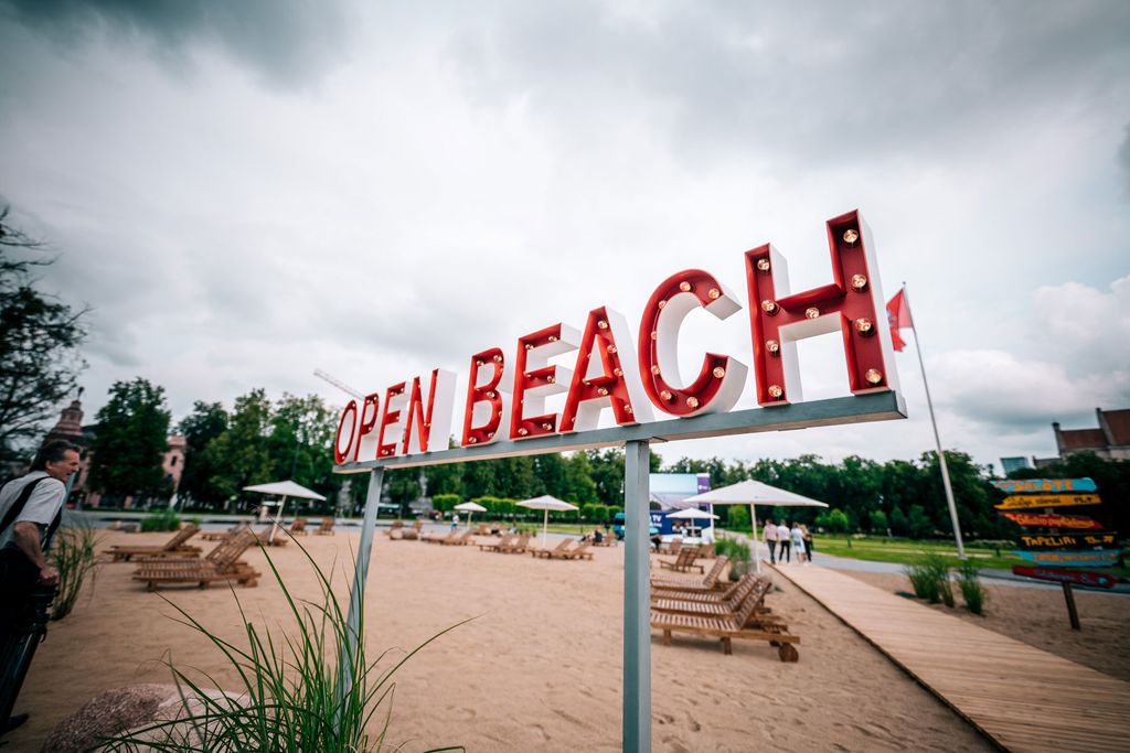 Kota di Eropa Ini Sulap Alun-alun Jadi Pantai
