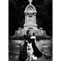 Saya minum darah manusia pertama-tama karena penasaran dan rasanya seperti logam, hampir seperti tembaga. Padahal rasanya bisa bervariasi, jelas Lilith seperti dikutip dari Daily Star. Foto: Instagram @lilith_vampyre