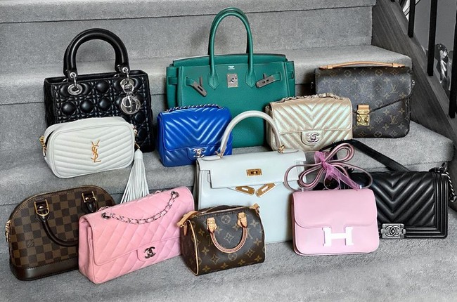 Di Instagram dan channel Youtubenya, ibu dua anak itu tak segan memamerkan barang-barang mewahnya. Inilah koleksi tas mewah Mel. Ia bahkan memiliki sejumlah koleksi tas Hermes.  Foto: Instagram