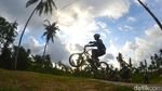 Anak-anak Penggila BMX Minicros Adu Cepat di Pangandaran