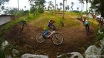 Anak-anak Penggila BMX Minicros Adu Cepat di Pangandaran