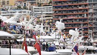Selain identik dengan perhelatan bergengsi Grand Prix, Monako juga jadi parkiran dari yacht supermewah (Getty Images)