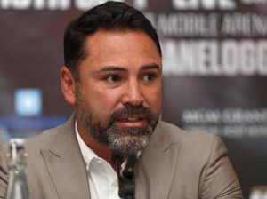 Oscar De La Hoya Kena Hantam COVID-19, Batal Comeback Tinju