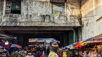 Pasar tersebut tetap beroperasi di tengah rencana revitalisasi. Pasar beroperasi dengan menerapkan protokol kesehatan.