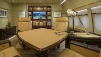 Diketahui, pesawat twin-deck Boeing Business Jet 747-8i merupakan salah satu yang sangat bergengsi dan berjumlah terbatas. Harganya pun diprediksi cukup fantastis, yakni sekitar 100 juta Poundsterling atau sekitar Rp 1,7 triliun (istimewa/Alberto Pinto)