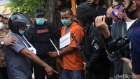 Kapolda Metro Jaya Irjen Nana Sudjana menyampaikan bahwa John Kei dan Nus Kei memiliki konflik pribadi yang dilatarbelakangi masalah pembagian uang. Namun Nus Kei mengaku permasalahan itu telah selesai.
