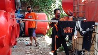 Pekerjaannya sebagai relawan COVID-19 membuat Kristanto harus rela jauh dari keluarganya. Ia harus melakukan isolasi mandiri.
