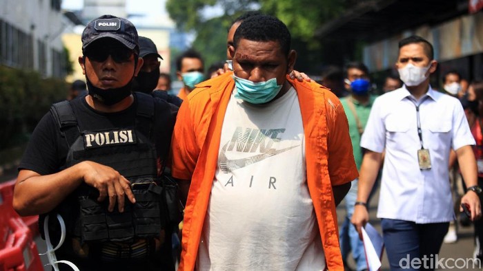 Rekonstruksi Penembakan-Penyerangan Kelompok John Kei Polda Metro Jaya akan menggelar rekonstruksi kasus penembakan hingga penyerangan kelompok John Kei terhadap Agrapinus Rumatora atau Nus Kei. Rekonstruksi digelar di Polda Metro Jaya, Rabu (24/6/2020).