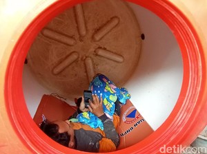 Kisah Relawan Pemulasaraan Jenazah Corona yang Pilih Isolasi di Tangki Air