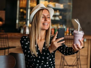 7 Komentar Selebgram Saat Mengulas Makanan Ini Bikin Bingung