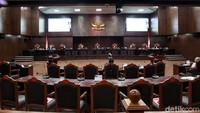 Bagir Manan mengatakan aspek demokrasi tak bisa dilepaskan dari aspek formal pembentukan undang-undang oleh Dewan Perwakilan Rakyat dan pemerintah. Meskipun DPR dan presiden sebagai wujud demokrasi perwakilan, sangatlah perlu memperhatikan aspek-aspek lain dari demokrasi.