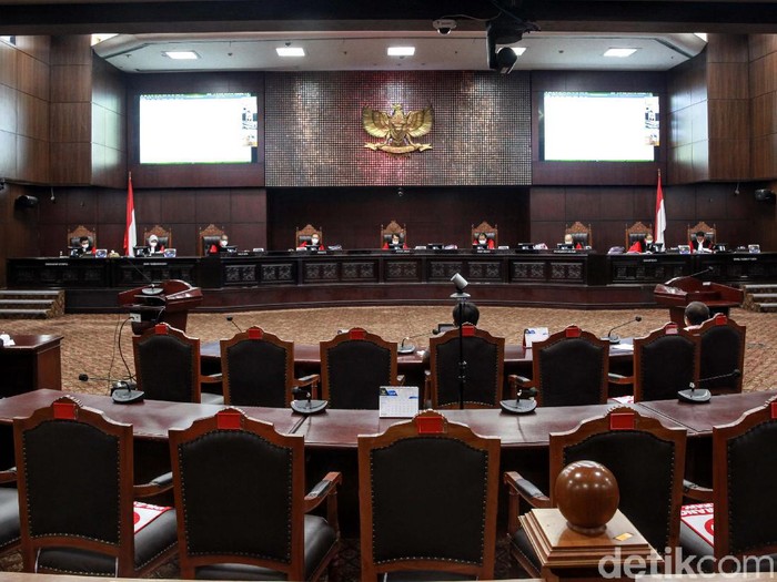 Sidang uji formil UU KPK kembali digelar di Gedung Mahkamah Konstitusi, Jakarta, Rabu (24/6/2020). Sidang mendengarkan kesaksian pakar hukum Bagir Manan.