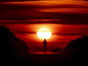 Sunset di Tengah Pandemi Tetap Tidak Kehilangan Pesonanya