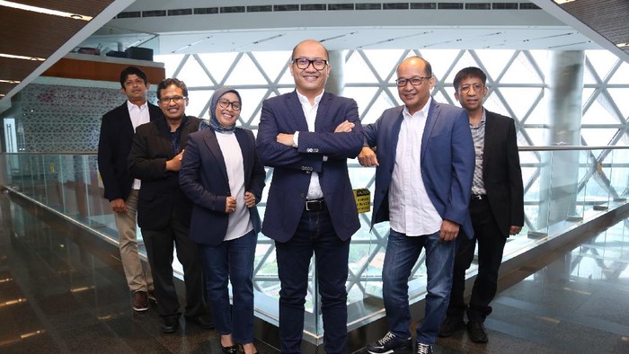 Ini susunan terbaru direksi Telkomsel yang dipimpin oleh Setyanto Hantoro sebagai Direktur Utama.