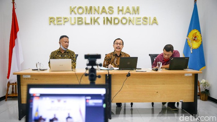 Tinjauan Ulang Raperpres Tugas TNI Dalam Mengatasi Terorisme Ketua Komnas HAM Ahmad Taufan Damanik bersama para anggota meninjau terkait tugas TNI dalam mengatasi aksi terorisme.