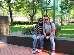 Zumi Zola Digugat Cerai, Istri Masih Posting Foto Berdua