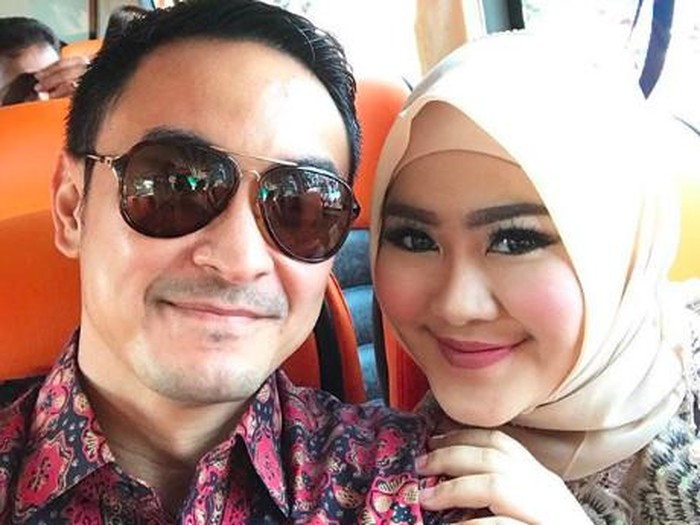 zumi zola zumi zola digugat cerai istri