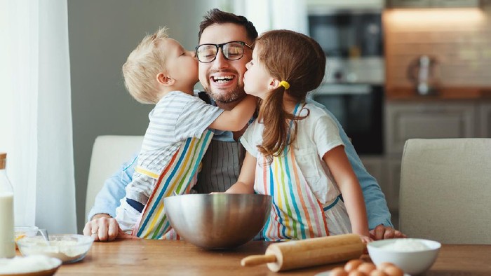 Ilustrasi bonding ayah dan anak