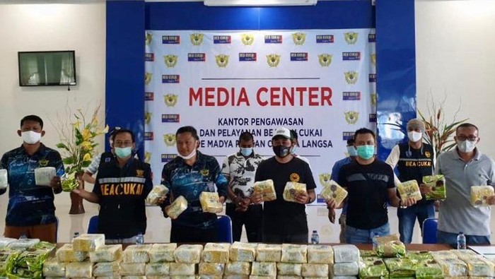 3 Pria di Aceh ditangkap.
